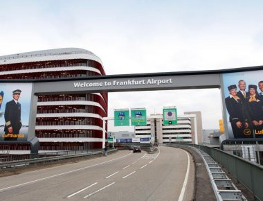 Έκτακτο: Άγνωστοι έριξαν δακρυγόνα στο αεροδρόμιο της Φρανκφούρτης